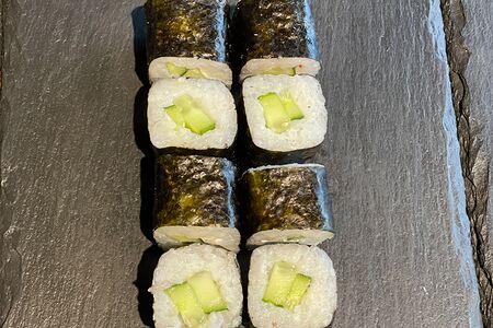 Ролл с огурцом