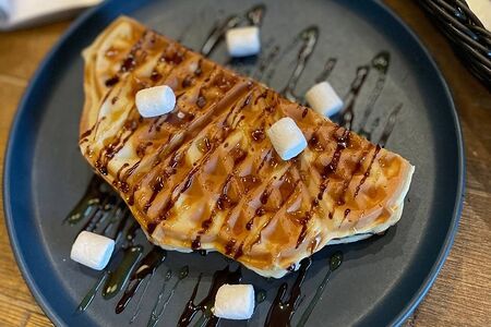 Вафля с нутеллой и бананом