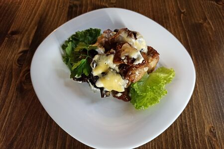 Свинина по-купечески с грибами