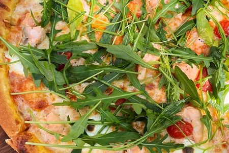 пицца с лососем и ТОМАТАМИ 480 гр