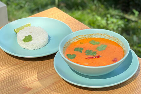 Том ям с цыпленком