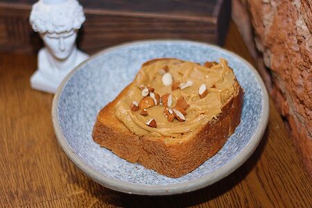 Бриошь с пастой кранч