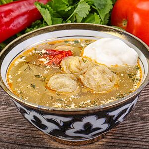 Пельмени с бульоном