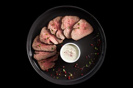 Ростбиф с соусом блю чиз