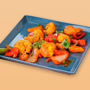 Чили Проун (Креветки и овощи обжаренные в кляре)