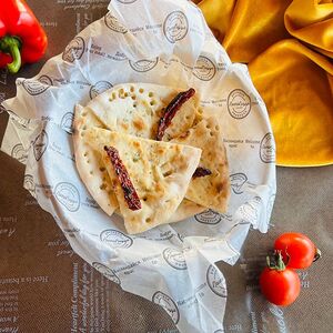 Фокачча с вялеными томатами