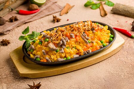 Ком Чьен с говядиной