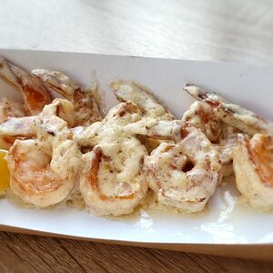 Тигровые креветки в сливочно-чесночном соусе 10 шт.