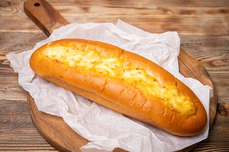 Багет чесночный