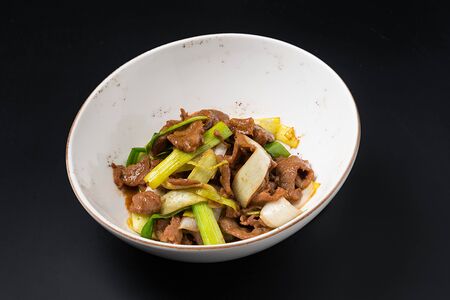 Баранина с луком-пореем