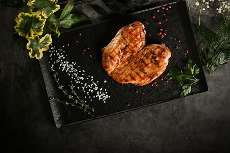 Стейк из филе куриной грудки