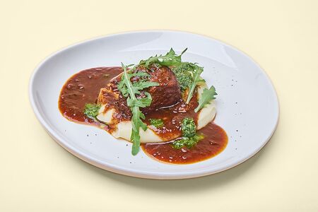 Говяжьи щечки с картофельным пюре