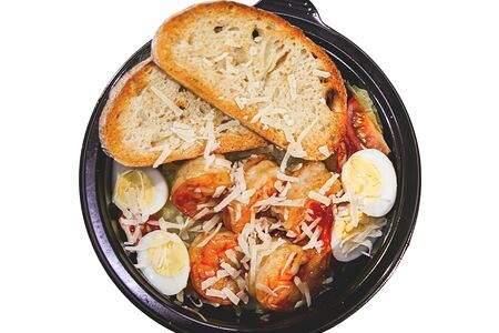 Салат Цезарь с креветками терияки