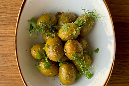 Томленые оливки и маслины 