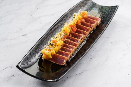 Татаки с тунцом