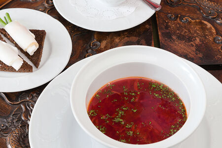 Борщ с телячьим языком