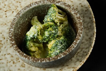 Брокколи с пармезаном