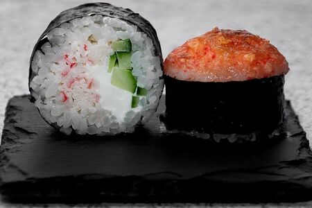 Ролл запечённый с крабом