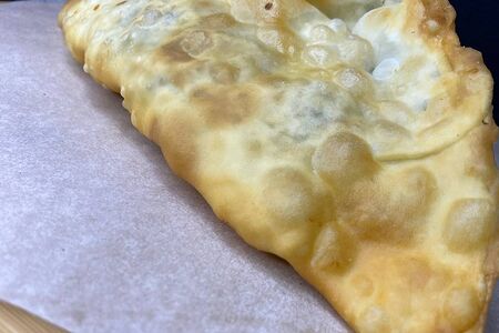 Чебурек с курицей и сыром