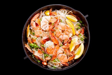 Вок с морепродуктами