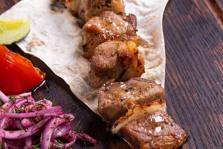 Шашлык из cвинoй шеи