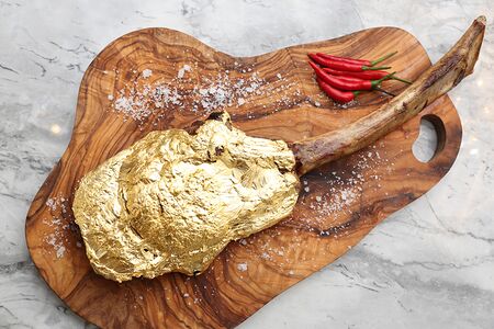 Стейк Тамахок (Томагавк) с золотом