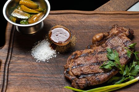 Стейк Нью-Йорк сухого вызревания