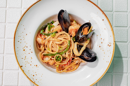 Вок с морепродуктами