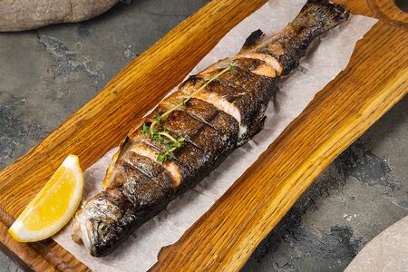 Речная форель на углях