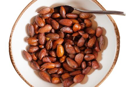 Жареный миндаль