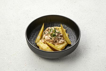 Бефстроганов из мраморной говядины с картофельным пюре