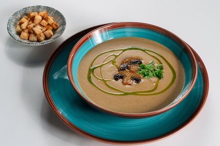 Суп-пюре из белых грибов