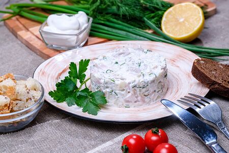 Салат с грибами и ветчиной