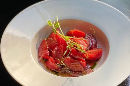 Салат из сладких помидоров