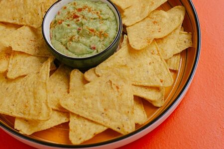 Начос с гуакамоле