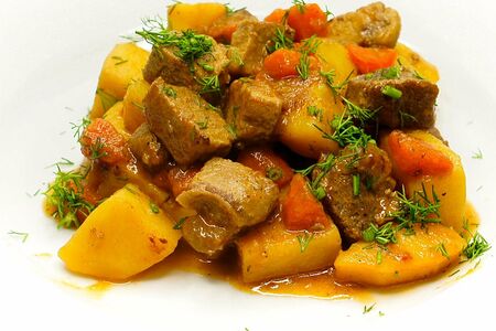 Жаркое из говядины с картофелем