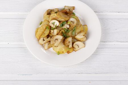 Картофель с шампиньонами