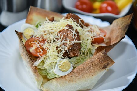 Цезарь с курицей