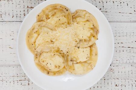 Равиоли с моцареллой