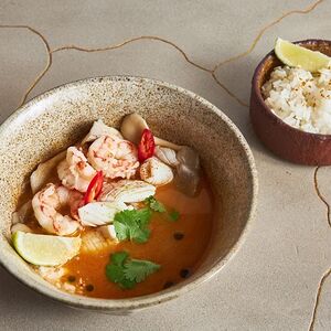 Том ям с морепродуктами
