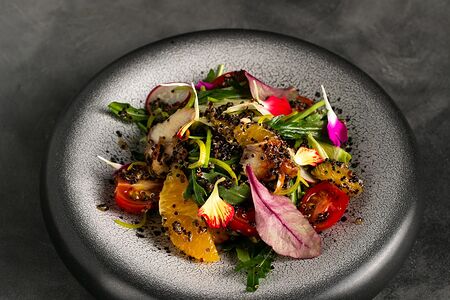 Салат с угрем и апельсином