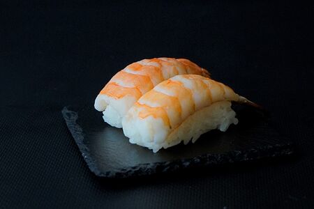 Суши с креветкой