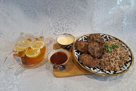 Гречка с котлетой