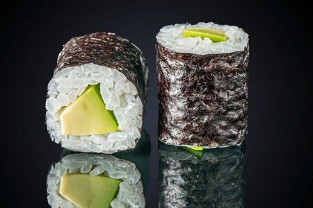 Мини ролл с авокадо