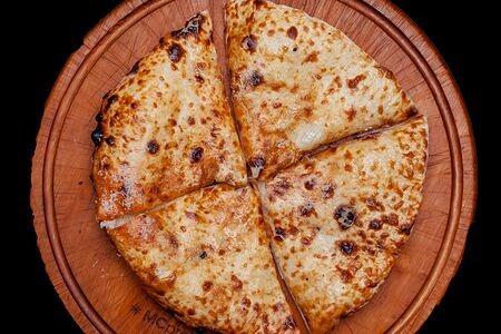 Итальянская лепешка с пармезаном и чесноком