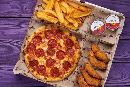 Комбо с пиццей и куриными пальчиками