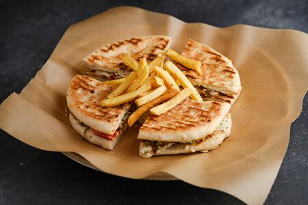 Скепасти со свининой и сыром чеддер