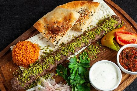 Кебаб с зеленой фисташкой