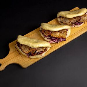 Բաո կարամելացված խոզի ազդրի մսով