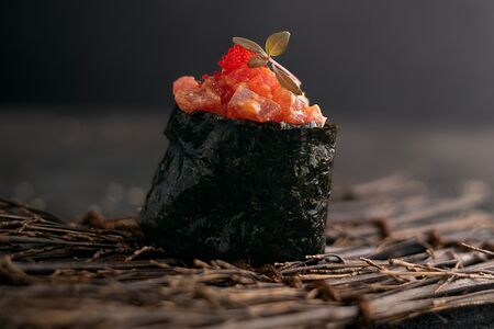 Гункан Тунец